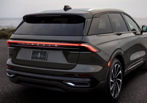 The rear of a 2024 Lincoln Black Label Nautilus® SUV displays full LED rear lighting. | Pilson Lincoln in Mattoon IL